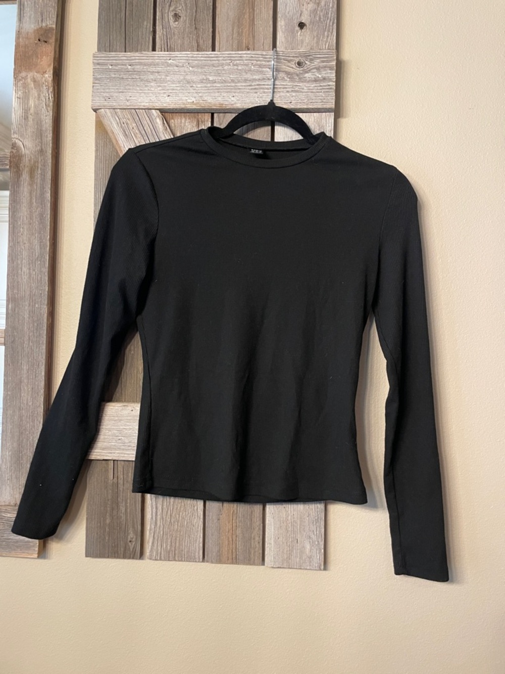 SHEIN Black Long-Sleeve Crewneck Top for Women